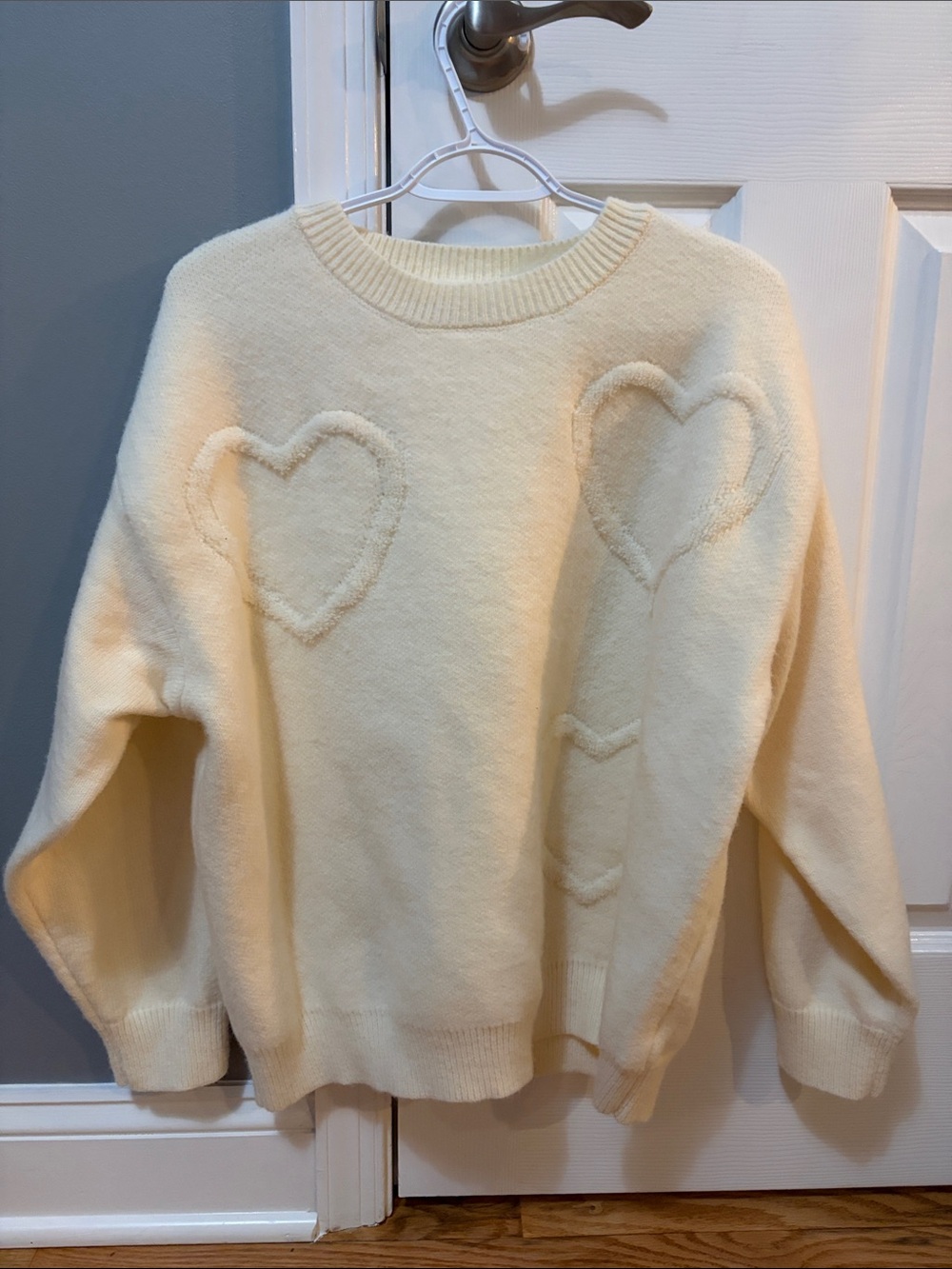 Cozy Cream Heart Detail Women's Sweater-No Brand- Size Large NWOT